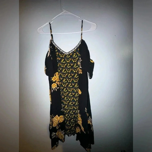 Xhilaration Cold-Shoulder Mixed Print Shift Dress size Large‎ NWOT - Picture 1 of 4